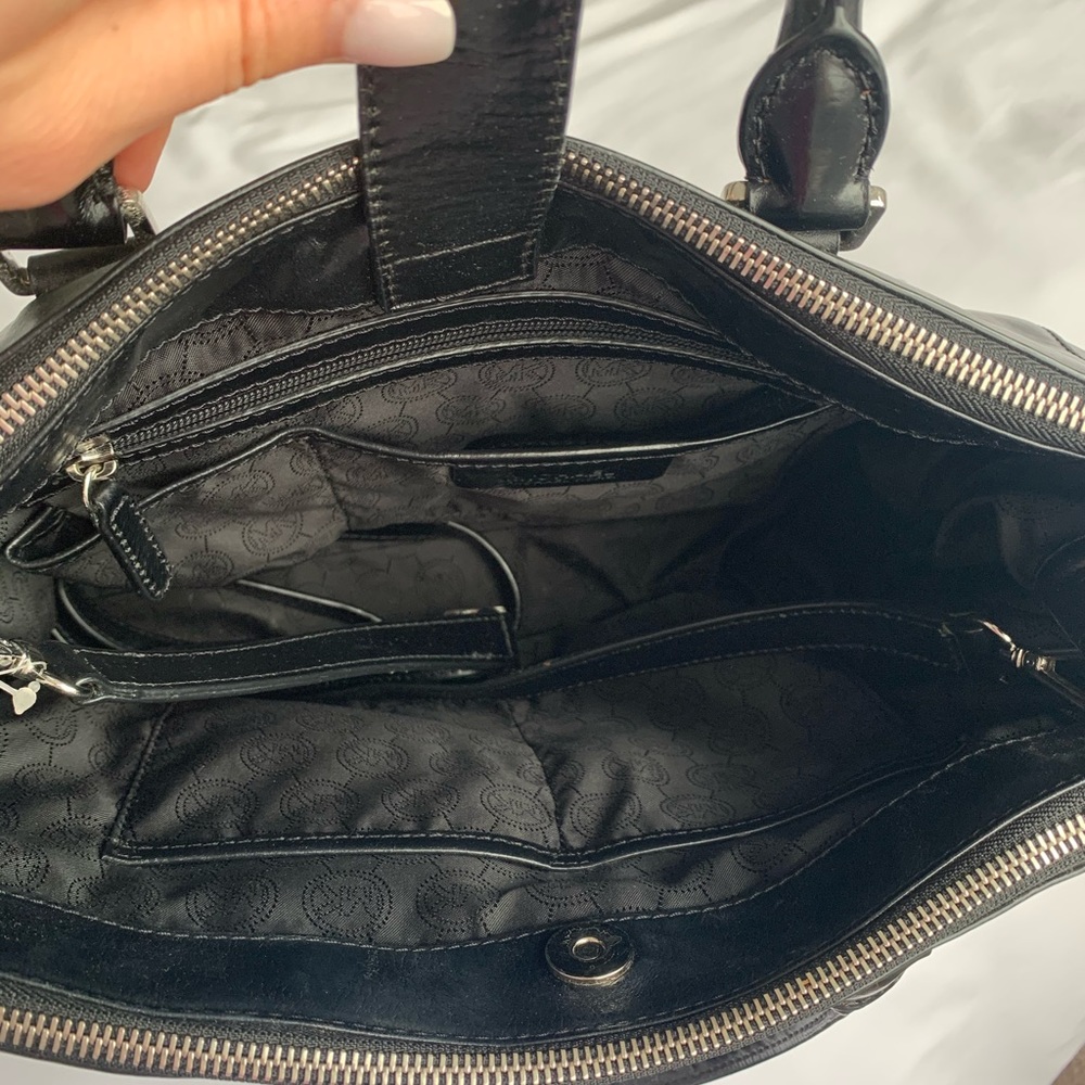 Bedford Tote 👜 by Michael Kors - Picture 3 of 8